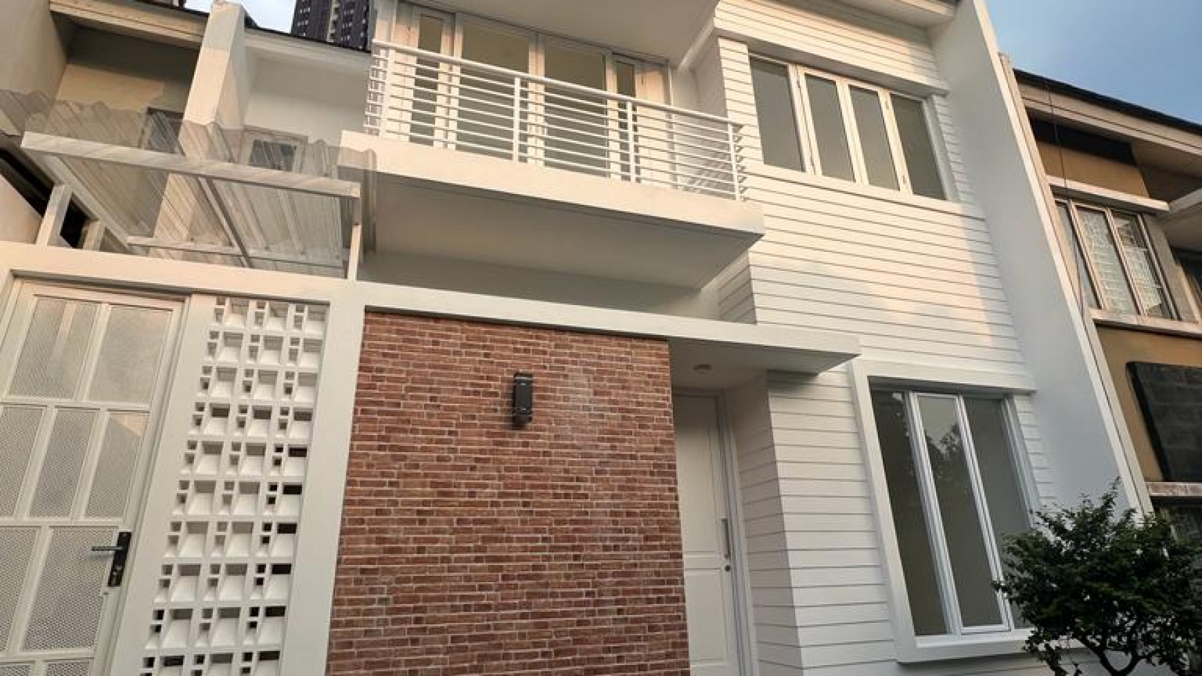 Rumah fully renovated Delatinos BSD 