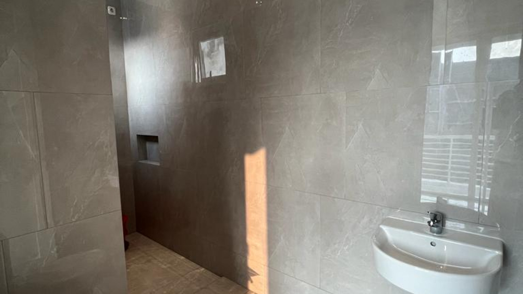 Rumah fully renovated Delatinos BSD 