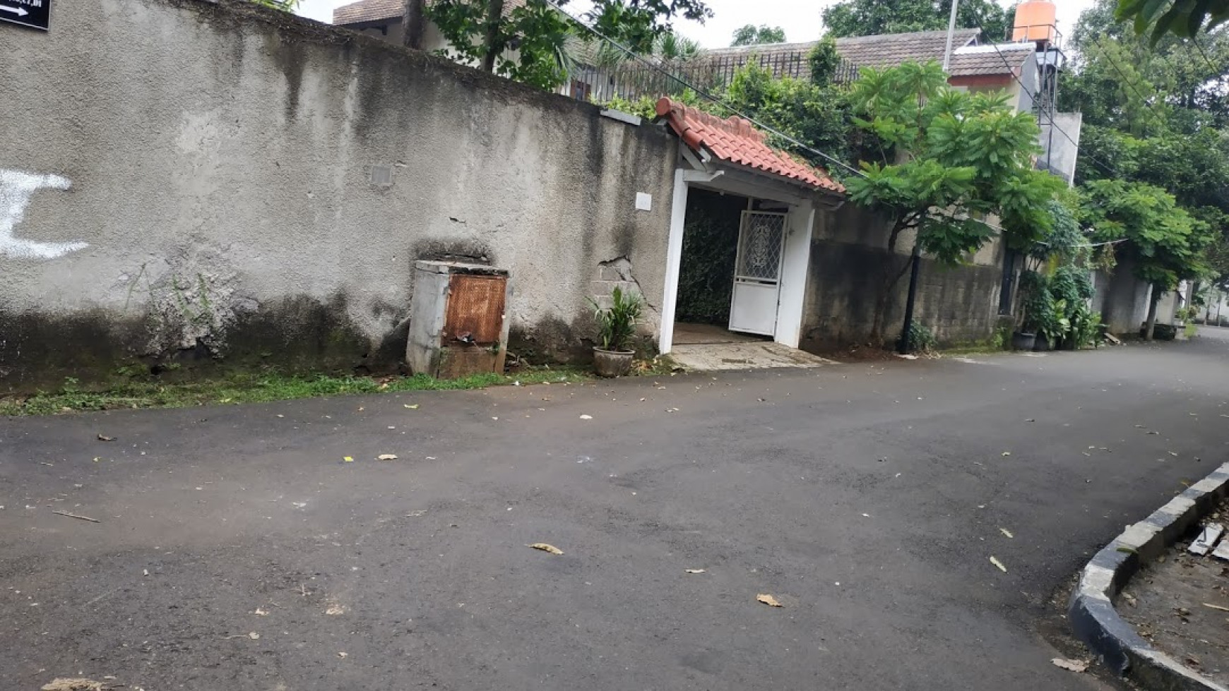 Dijual Rumah Lama Hitung Tanah Lokasi Strategis Cipete Kemang Jakarta Selatan