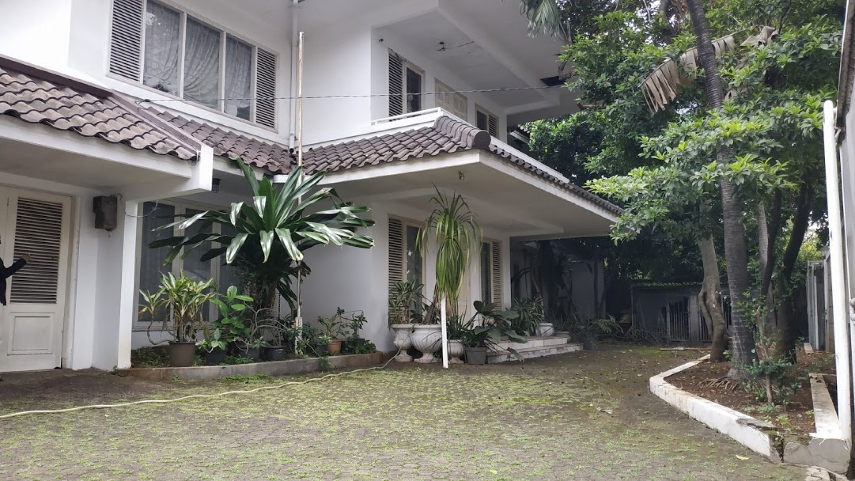 Dijual Rumah Lama Hitung Tanah Lokasi Strategis Cipete Kemang Jakarta Selatan