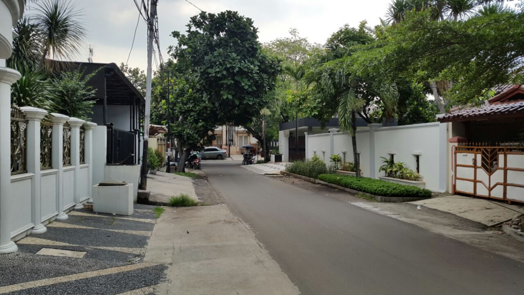 Rumah Asri Lokasi Cantik Cempaka Putih