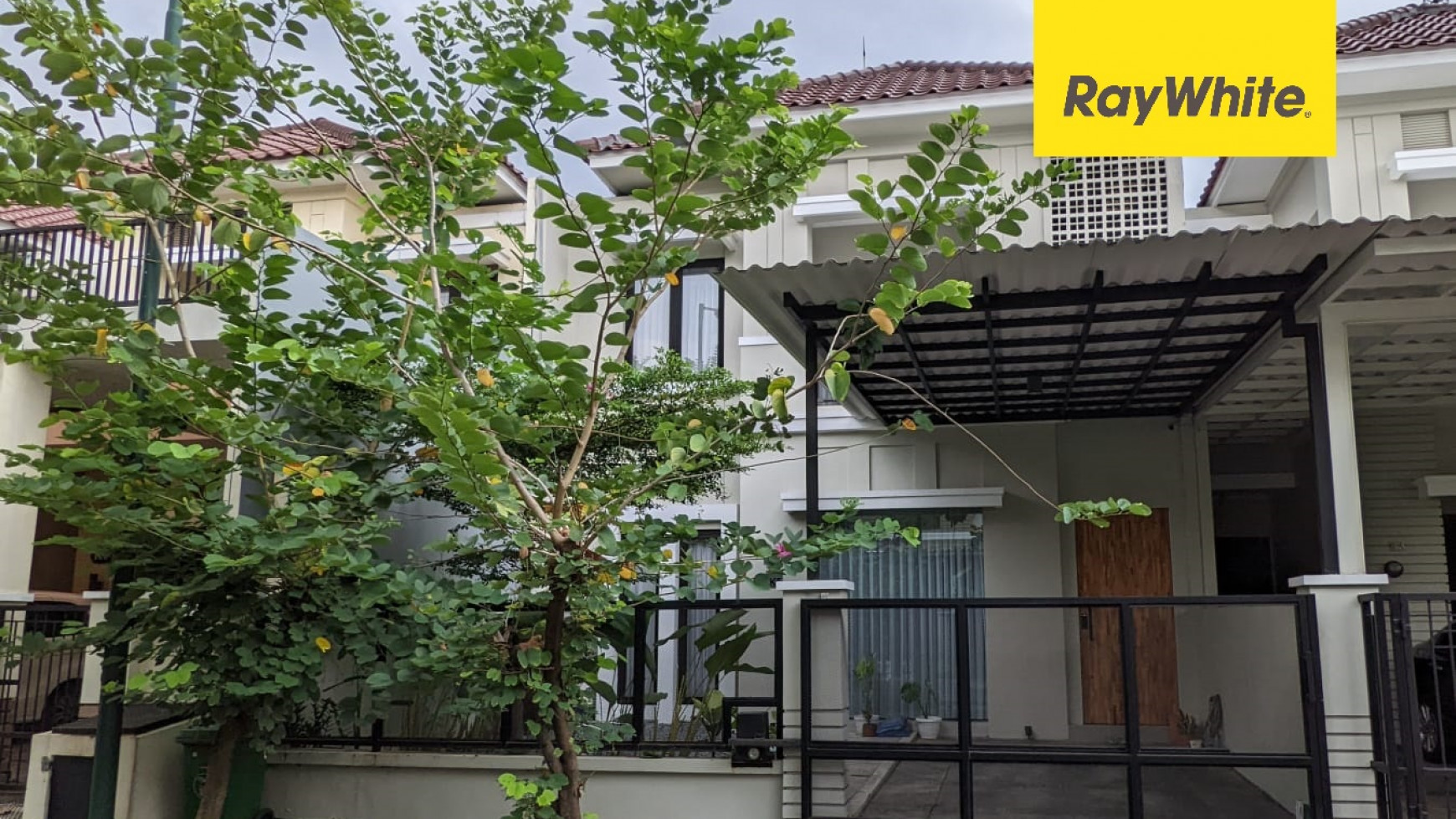 Dijual Rumah 2 lantai di Central Park A Yani, Surabaya