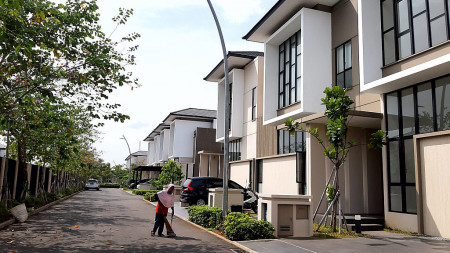 DIJUAL HARGA BAGUS Rumah Asya Semayang Jakarta Garden City Cakung