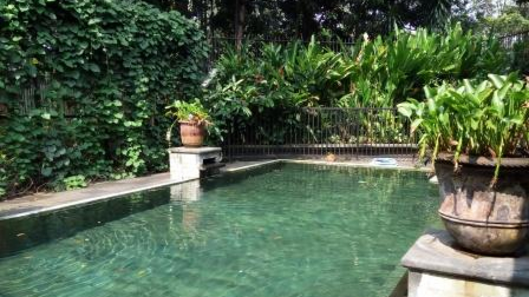 For rent, big house in Kebayoran Baru; South Jakarta