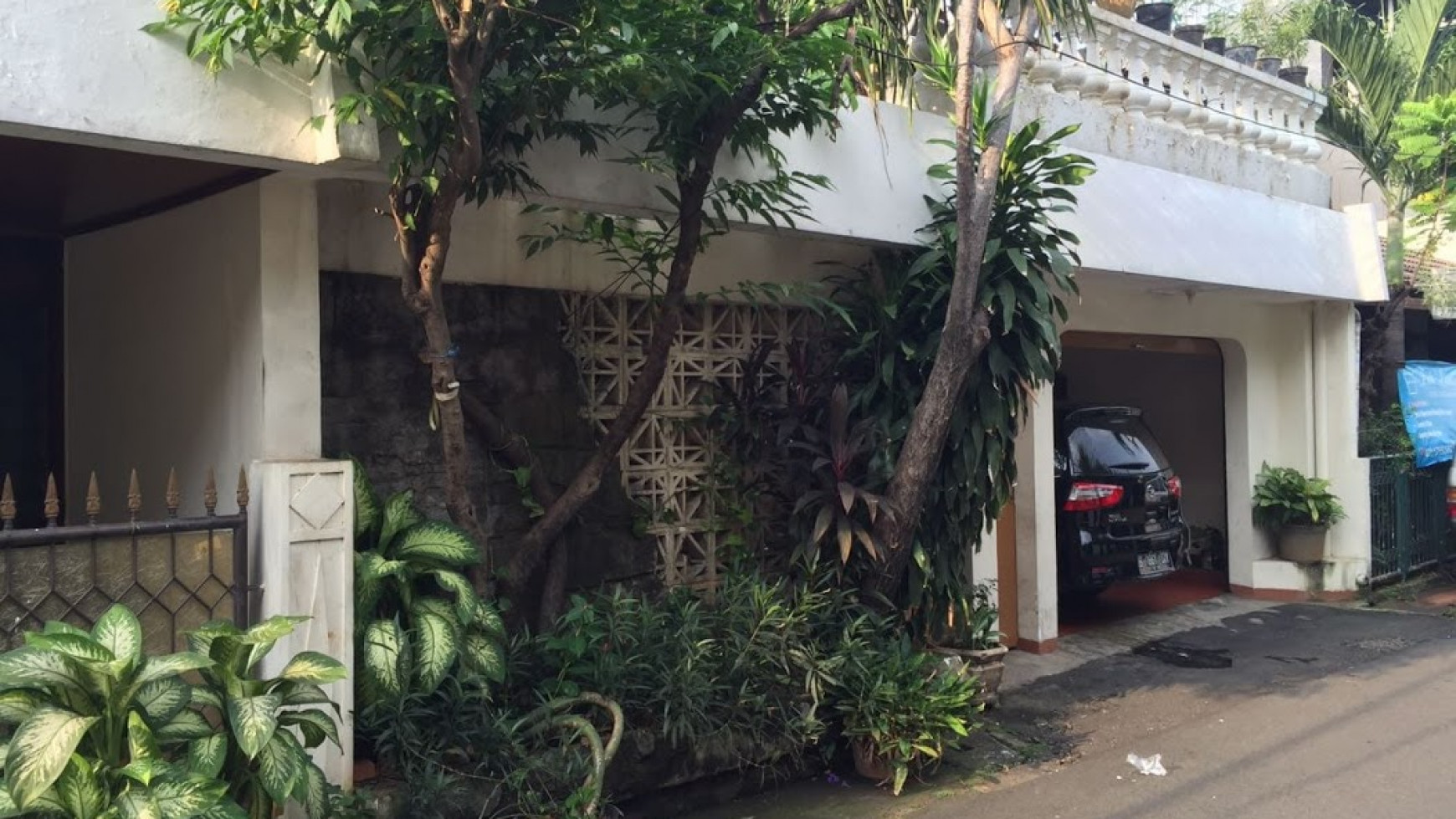 Dijual  rumah hitung tanah "Turun Harga" layak huni lokasi prime Patal Senayan Jakarta Selatan