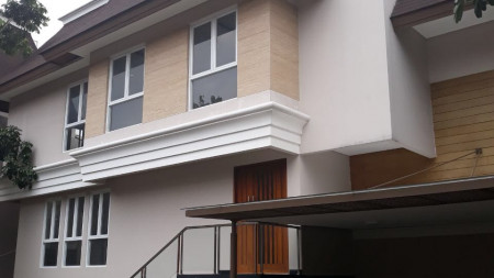 Dijual Rumah Bagus Brand New Dalam Townhouse Jakarta Selatan