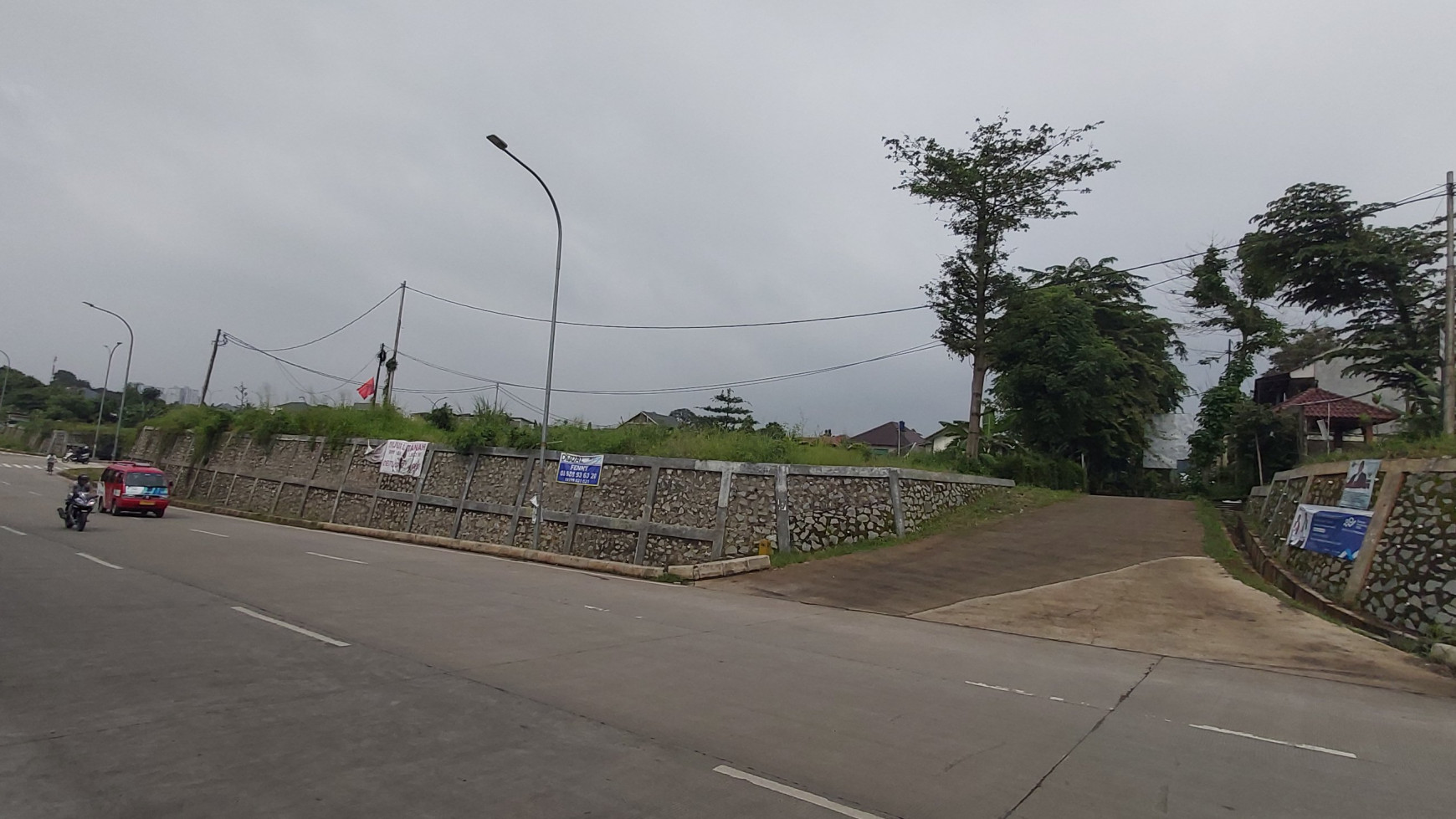 Dijual tanah siap bangun di pintu keluar tol Desari Lokasi strategis Brigif