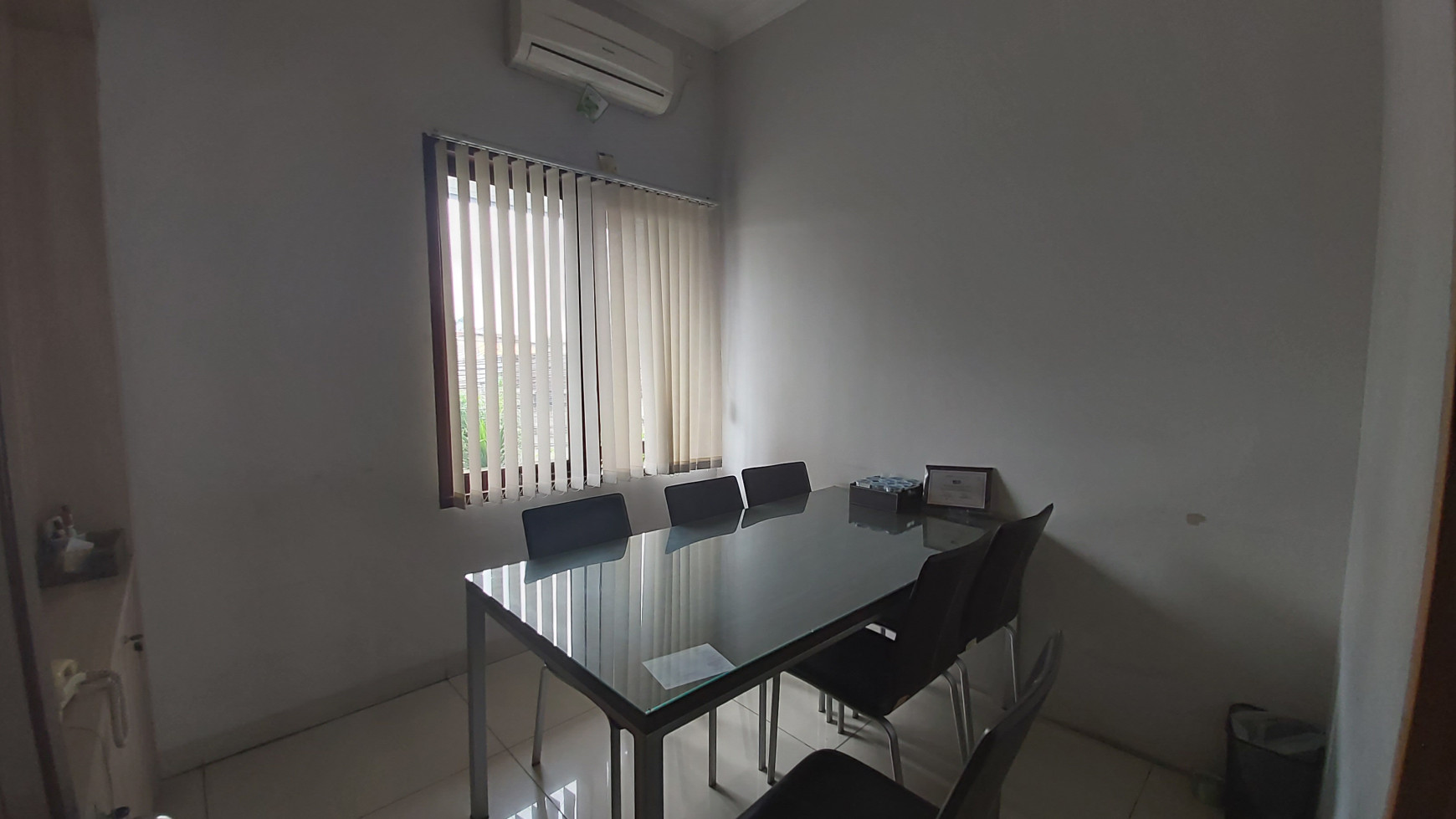 Rumah Town House Cocok Untuk Kantor atau Hunian Lokasi Strategis  Kemang Jakarta Selatan