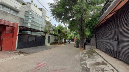 Rumah Hitung Tanah Jalan Dua Mobil Lingkungan Komplek Saraswati Kebayoran Baru