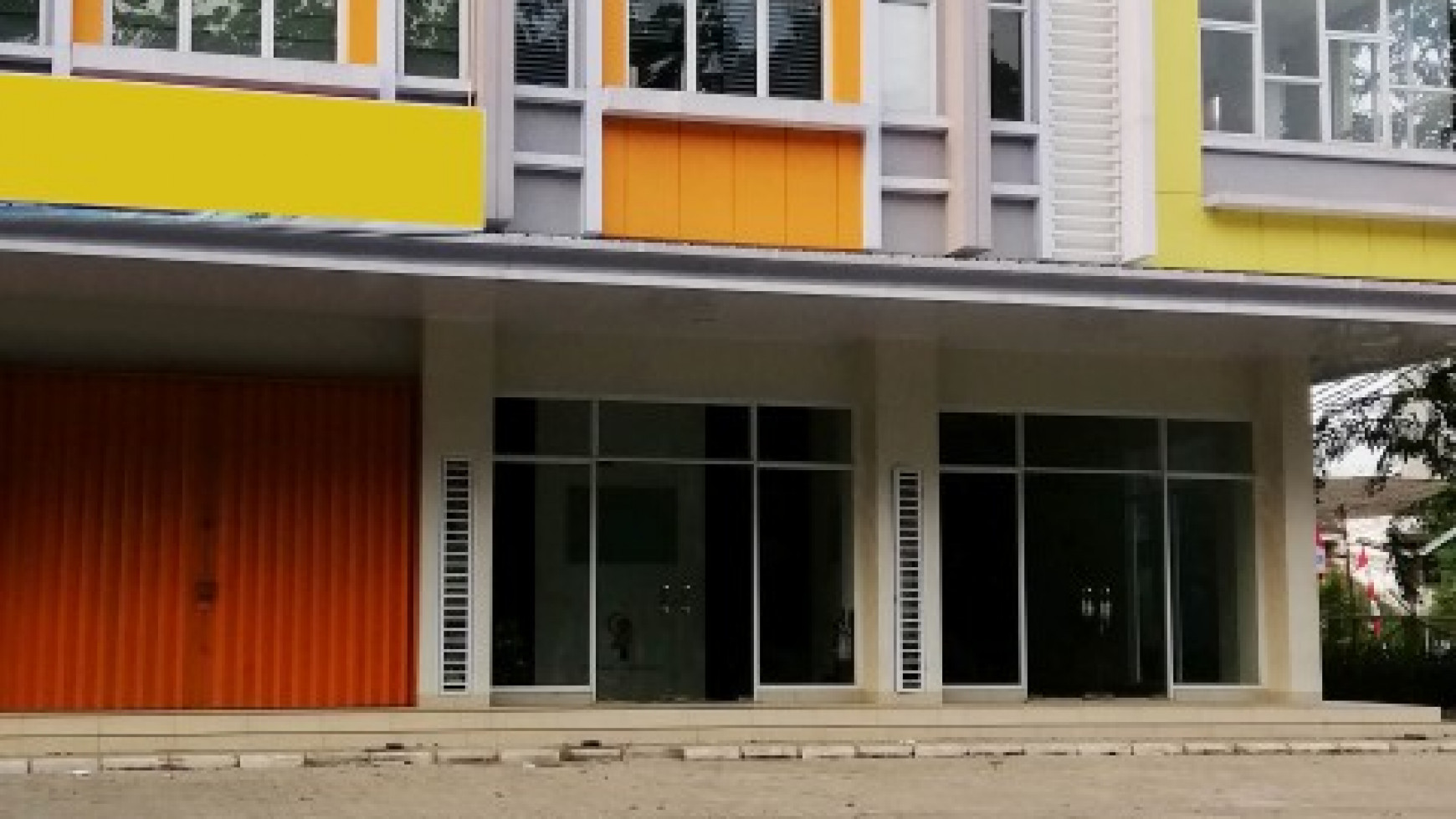 Ruko 3 Lantai, Parkir Luas Jl Kelapa Hibrida Raya, Luas 4,5x14m2