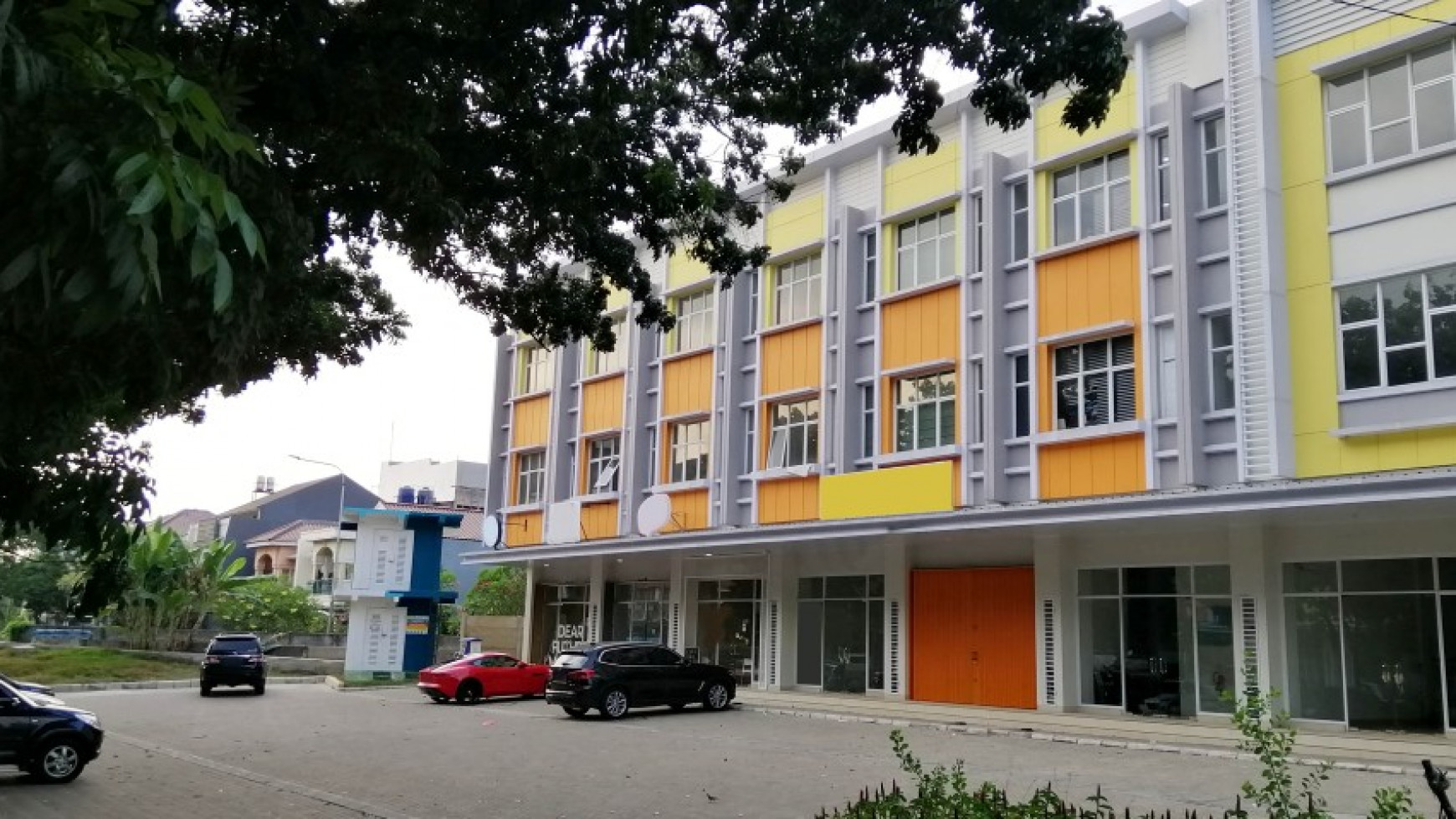 Ruko 3 Lantai, Parkir Luas Jl Kelapa Hibrida Raya, Luas 4,5x14m2