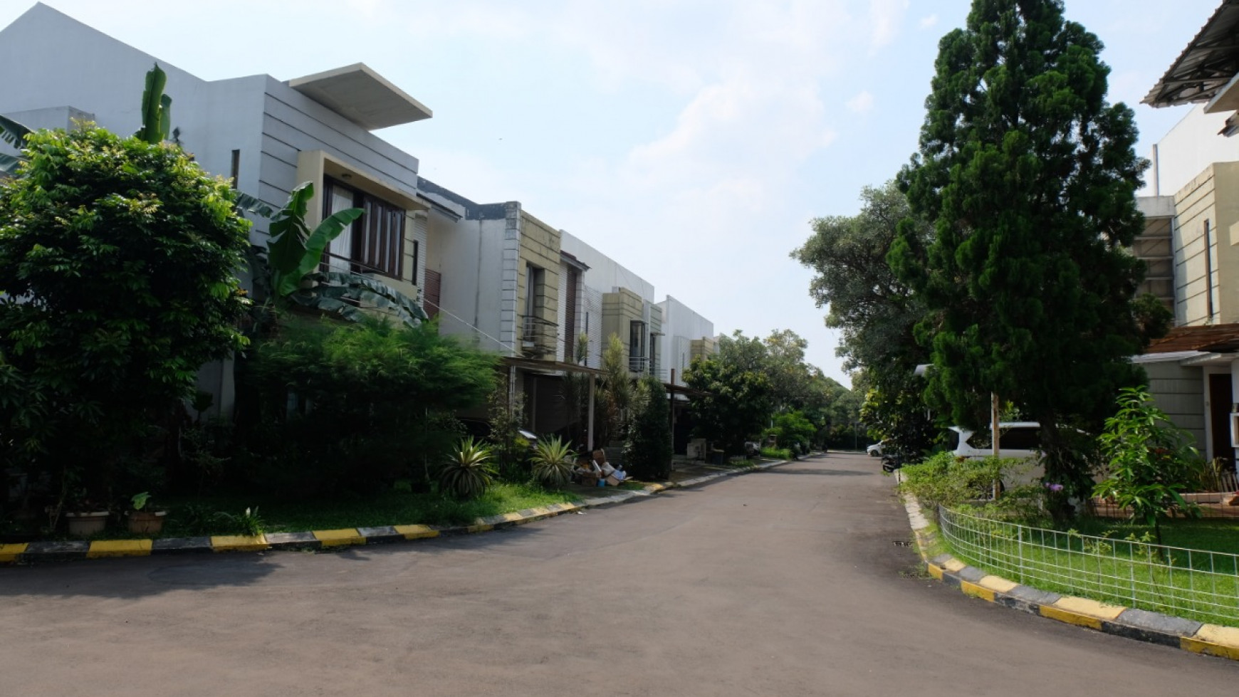 Rumah Siap Huni Dalam Cluster Dekat Bintaro Jaya @Green Woods Town House, Ciputat