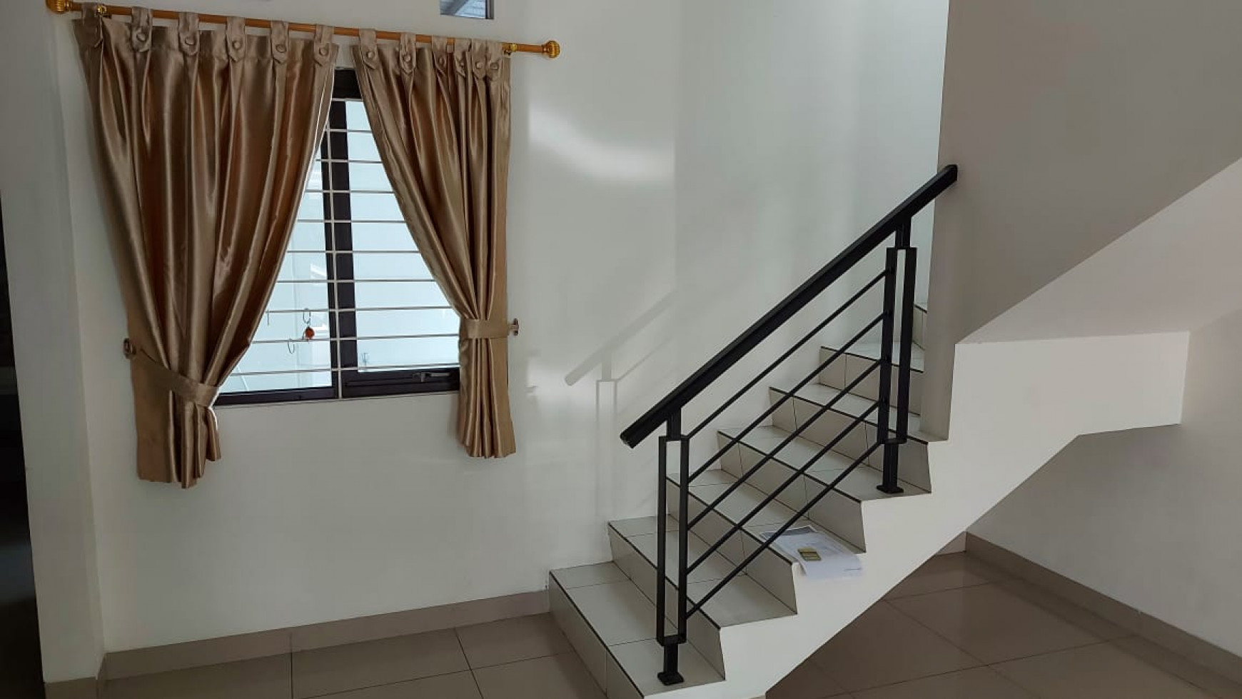 Dijual Rumah murah di madrid utara 2 palem semi tangerang