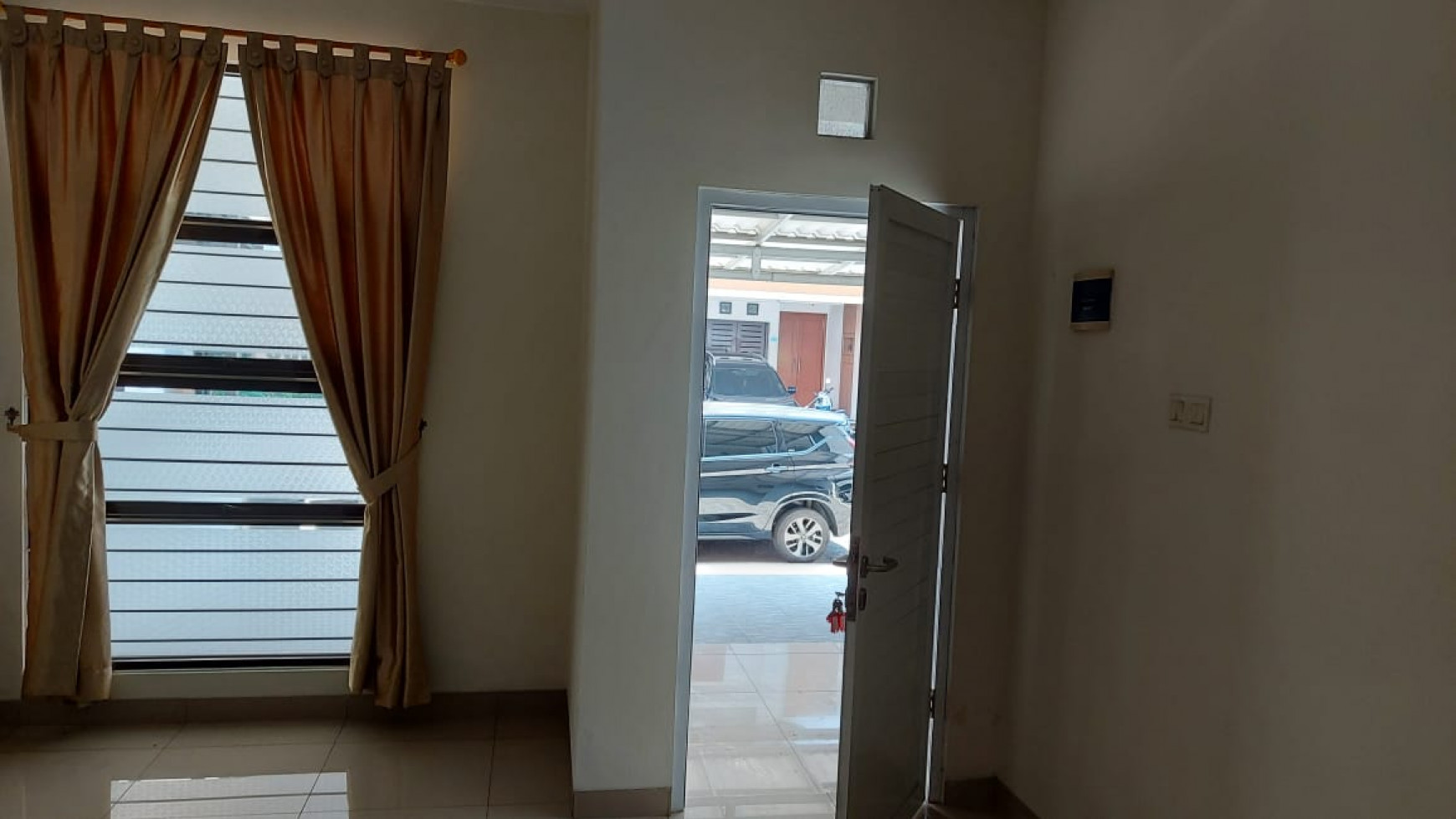 Dijual Rumah murah di madrid utara 2 palem semi tangerang