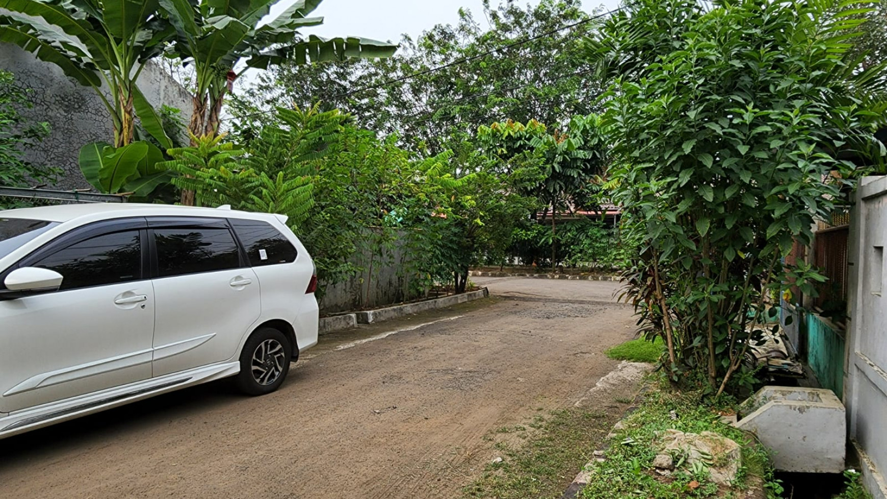 Rumah Siap Huni dan Lokasi Strategis @Komplek Mahkota Simprug, Ciledug