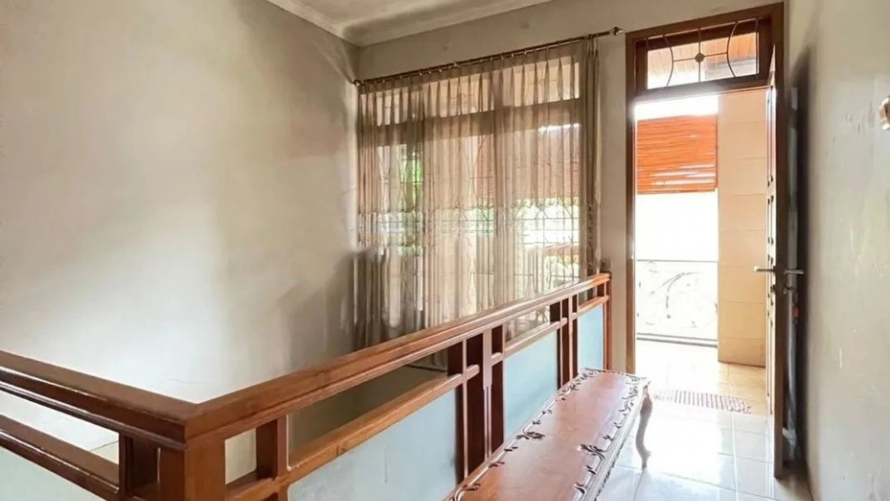 Dijual Rumah di Kebayoran Baru 2 lantai, halaman Belakang dan depan luas di Tulodong Bawah