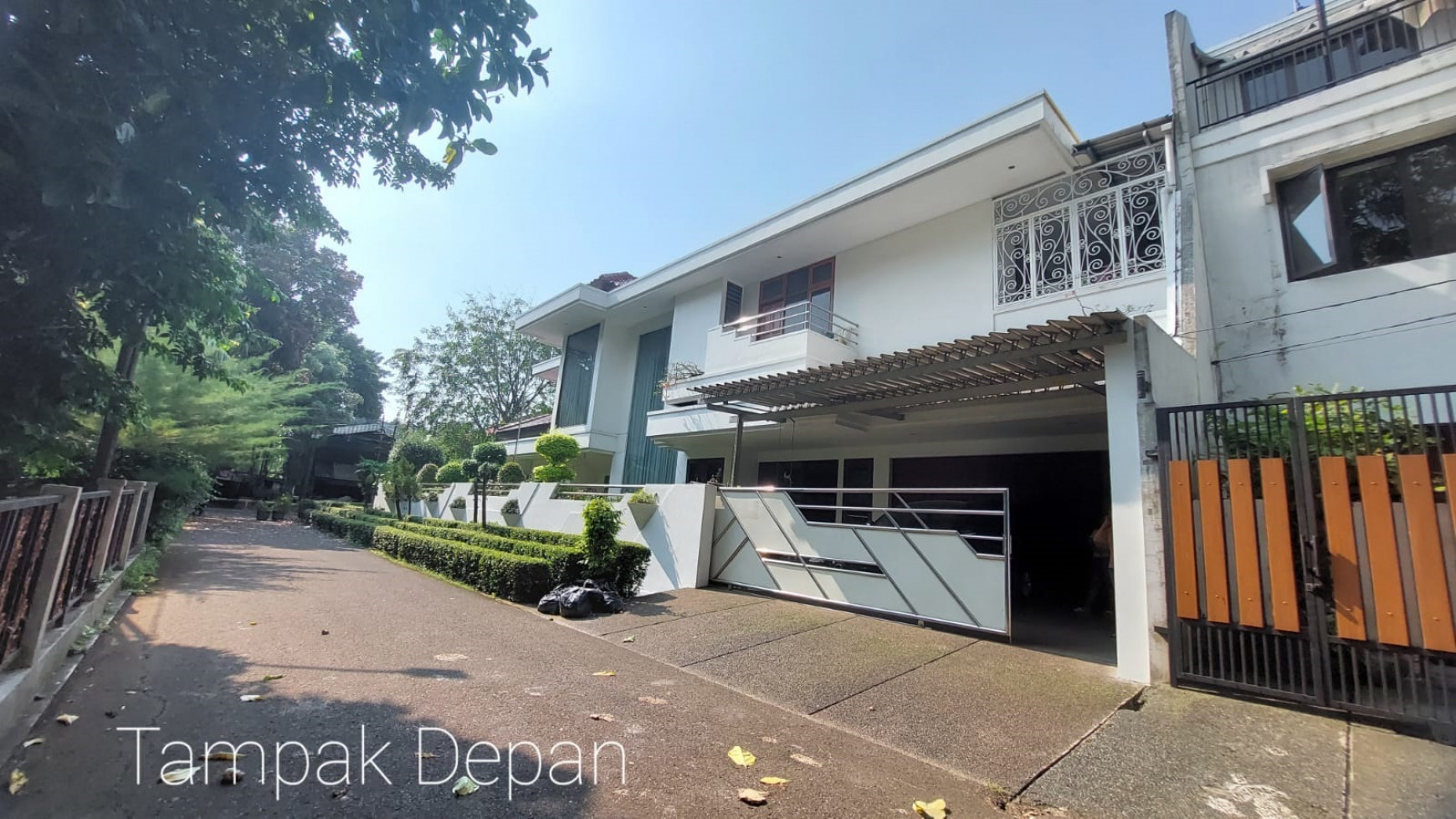 Rumah Cantik Dengan Gaya Modern Klasik 