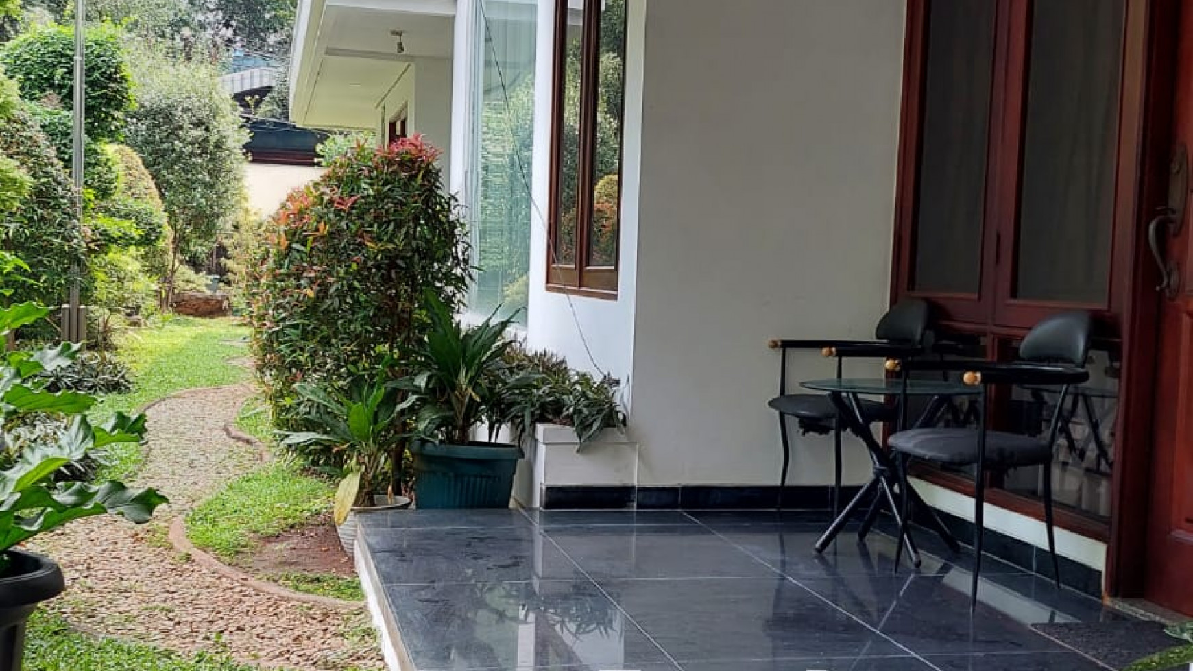 Rumah Cantik Dengan Gaya Modern Klasik 