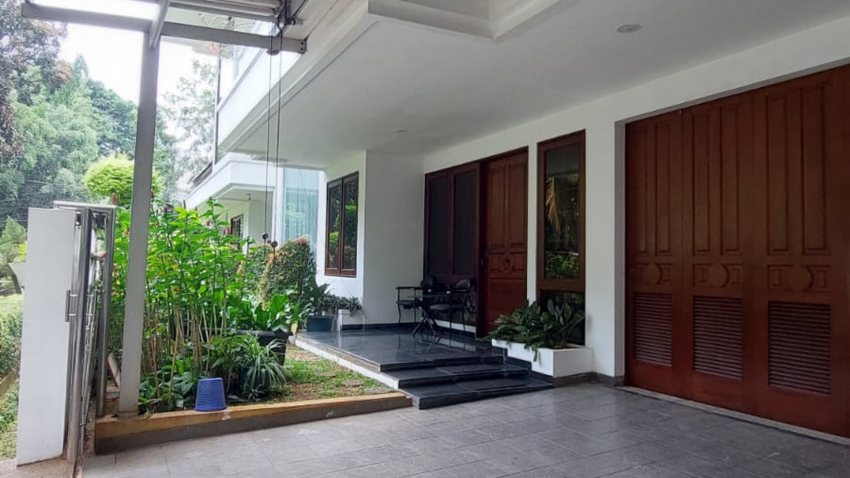 Rumah Cantik Dengan Gaya Modern Klasik 