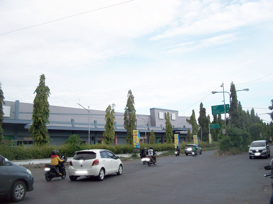 Kantor di Raya Wadung Asri Waru - Sidoarjo, Strategis Nol Jalan Raya, Hook/Pojokan, dekat jalan Merr, Tol Bandara Juanda