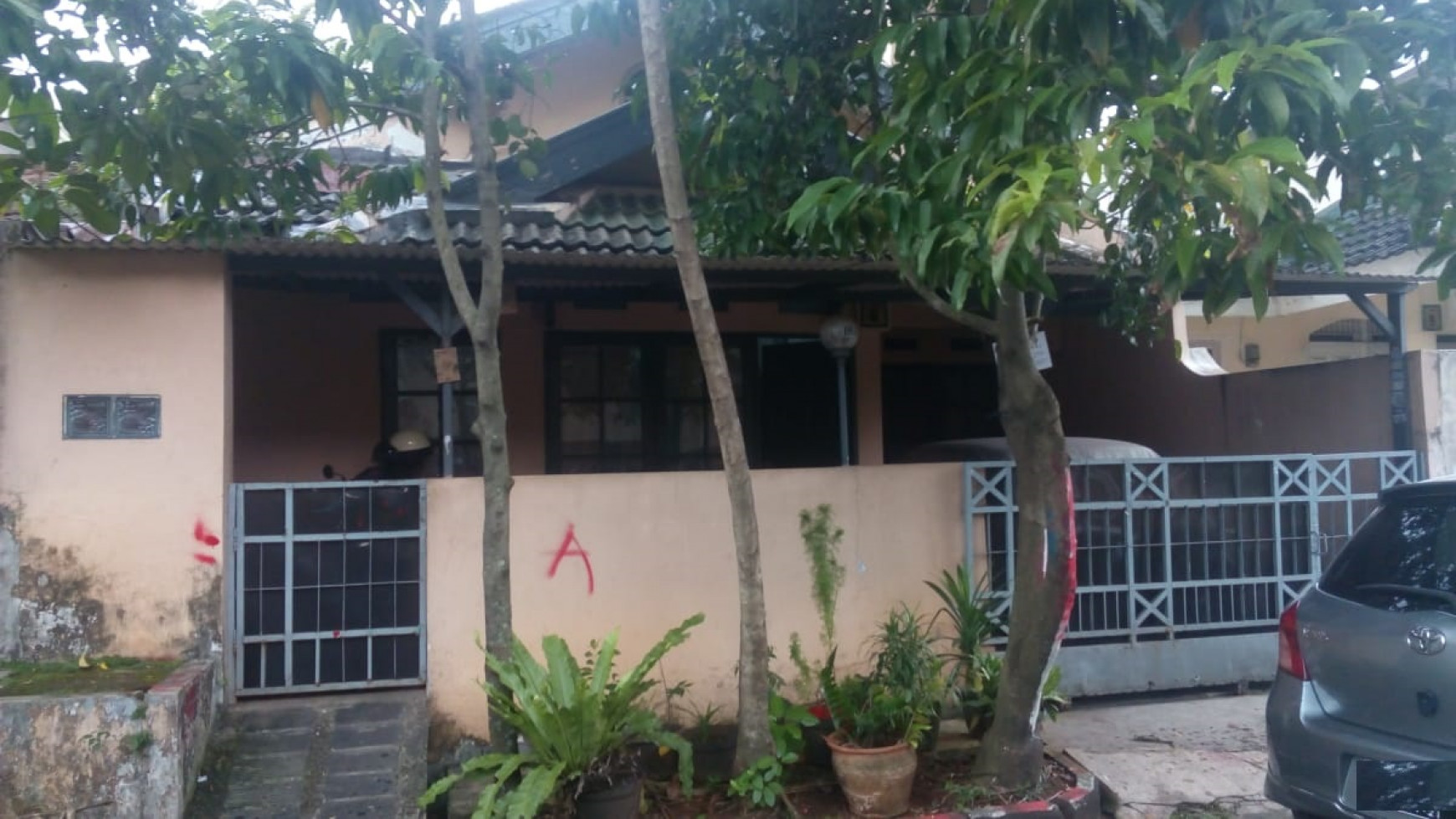 Rumah Murah, di lingkungan yg tenang, dlm cluster Bintaro Jaya sektor 9.