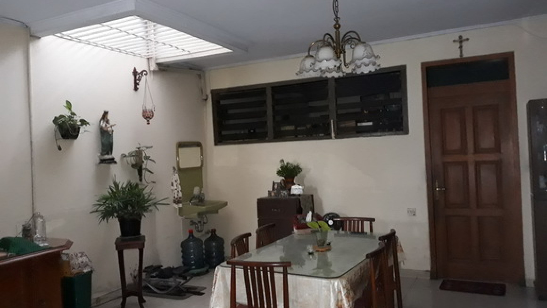 For Sale Rumah Siap Huni - 1 1/2 Lantai di Taman Kedoya Baru - Jakarta Barat