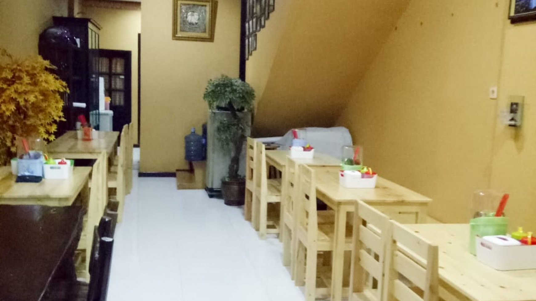 Ruko 4½ lt, siap pakai, Jl.  Palmerah Barat