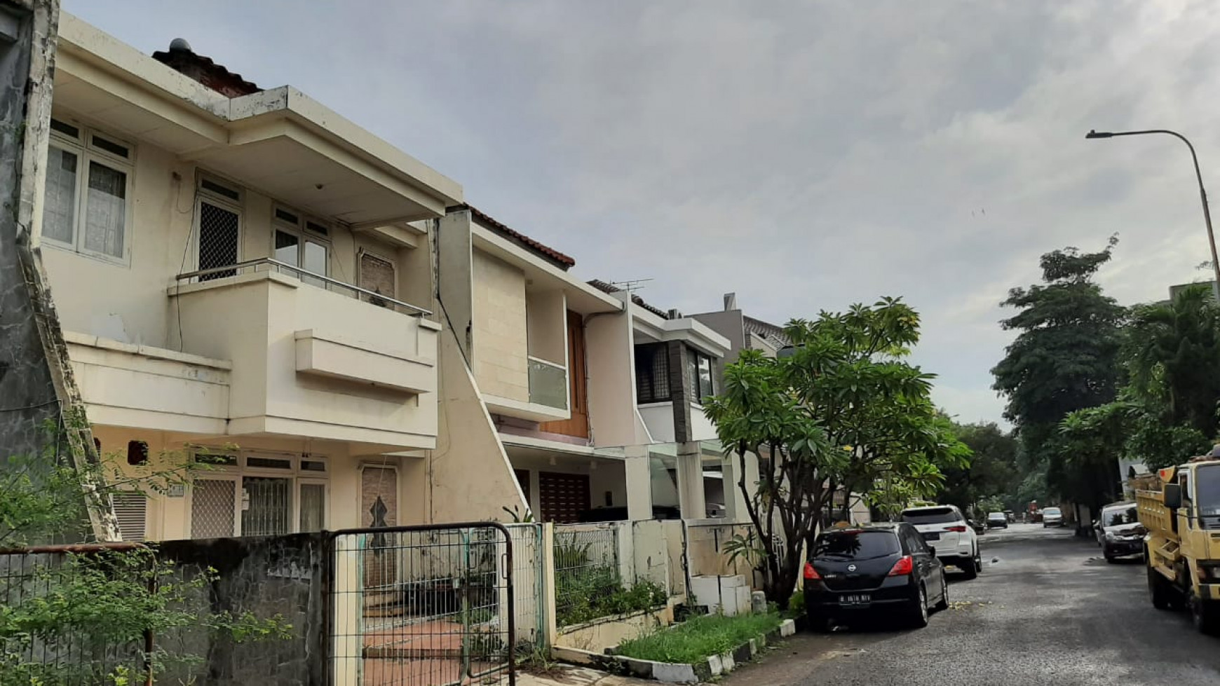 Dijual Rumah 2 Lt @ Permata Buana Tahap 2 - Jakarta Barat