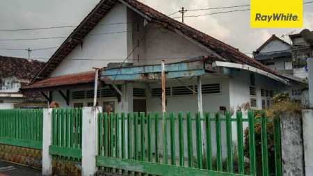 Dijual Rumah SHM di Jl Jolotundo Baru, Surabaya