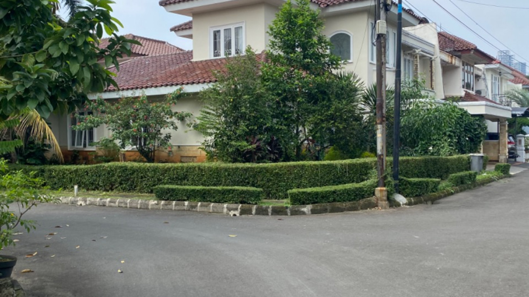 Rumah Bagus Di River Park Bintaro Jaya Sektor 8