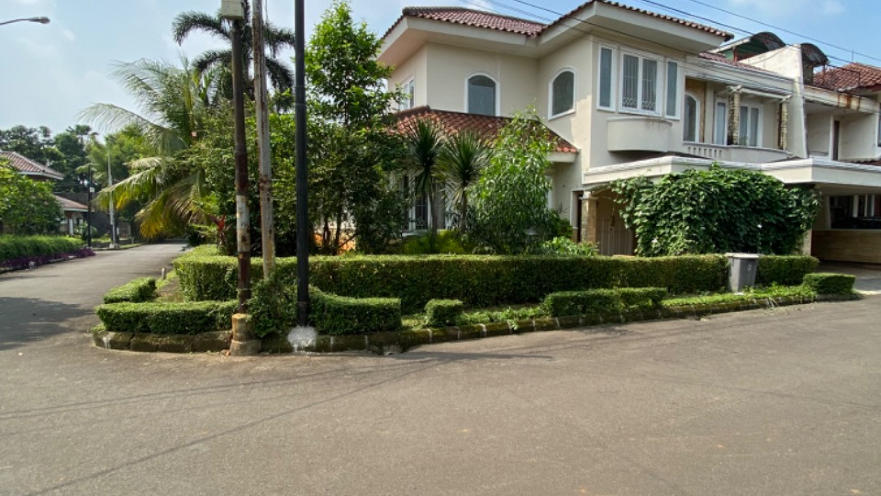 Rumah Bagus Di River Park Bintaro Jaya Sektor 8