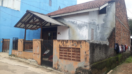 Dijual Rumah Lama  Hanya 7 menit ke Gerbang Toll Cilandak , di Jagakarsa , Jakarta Selatan