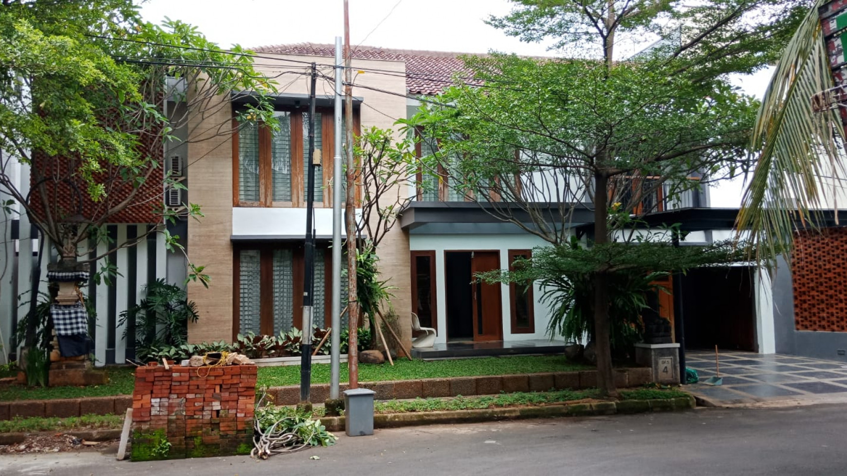 Rumah Bagus Di River Park Bintaro Jaya Sektor 8