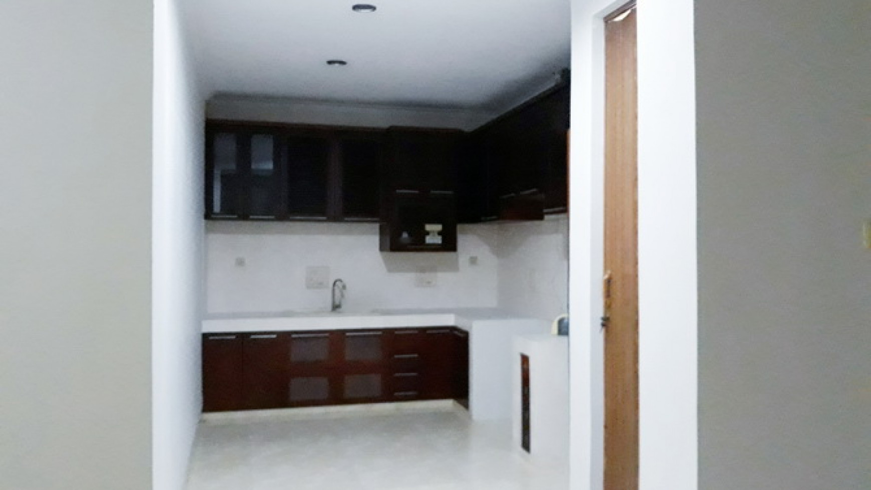 For Rent House-Siap Huni @ Taman Kedoya Baru - Jakarta Barat