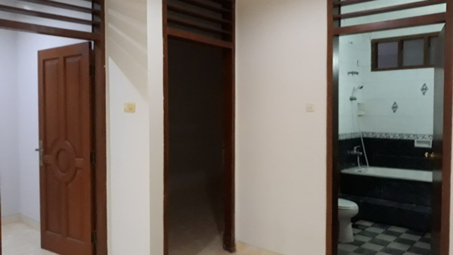 For Rent House-Siap Huni @ Taman Kedoya Baru - Jakarta Barat