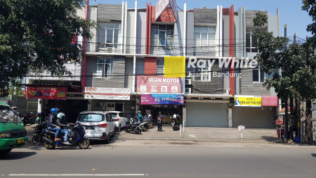 Ruko 3 Lantai di Ahmad Yani Main Road