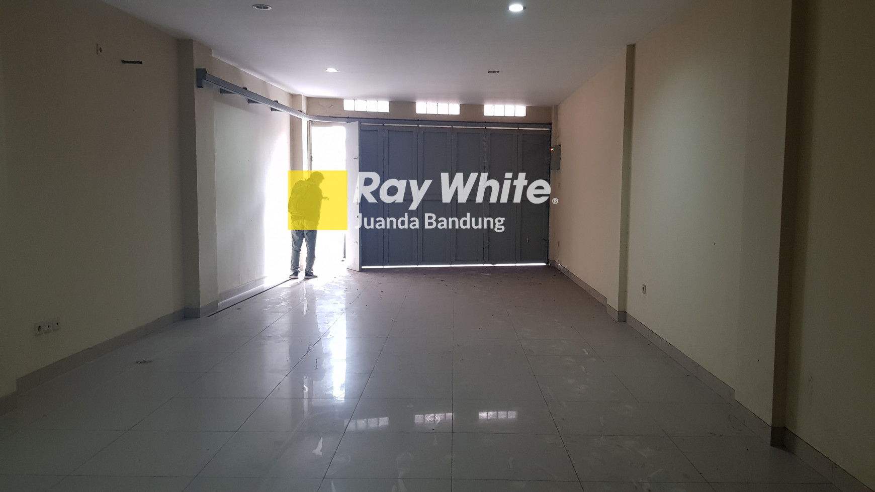 Ruko 3 Lantai di Ahmad Yani Main Road