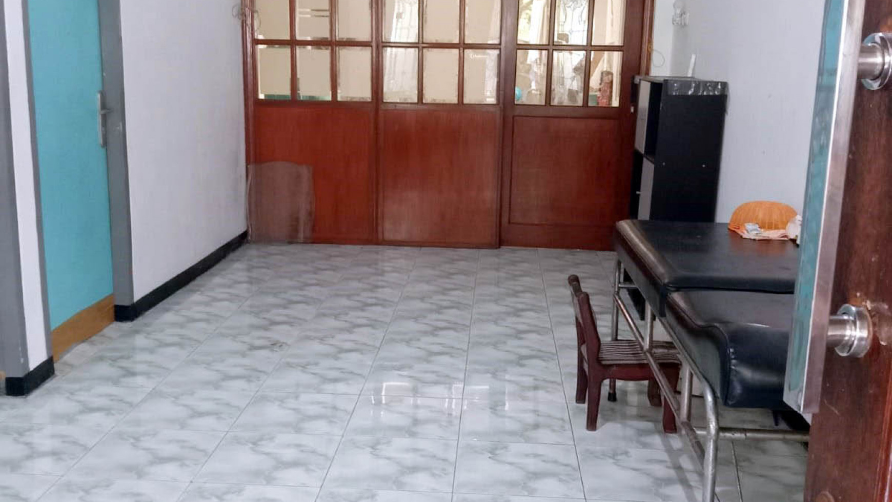 Rumah di Kutisari Indah Selatan, Terawat, Row Jalan 8 meter - NH -