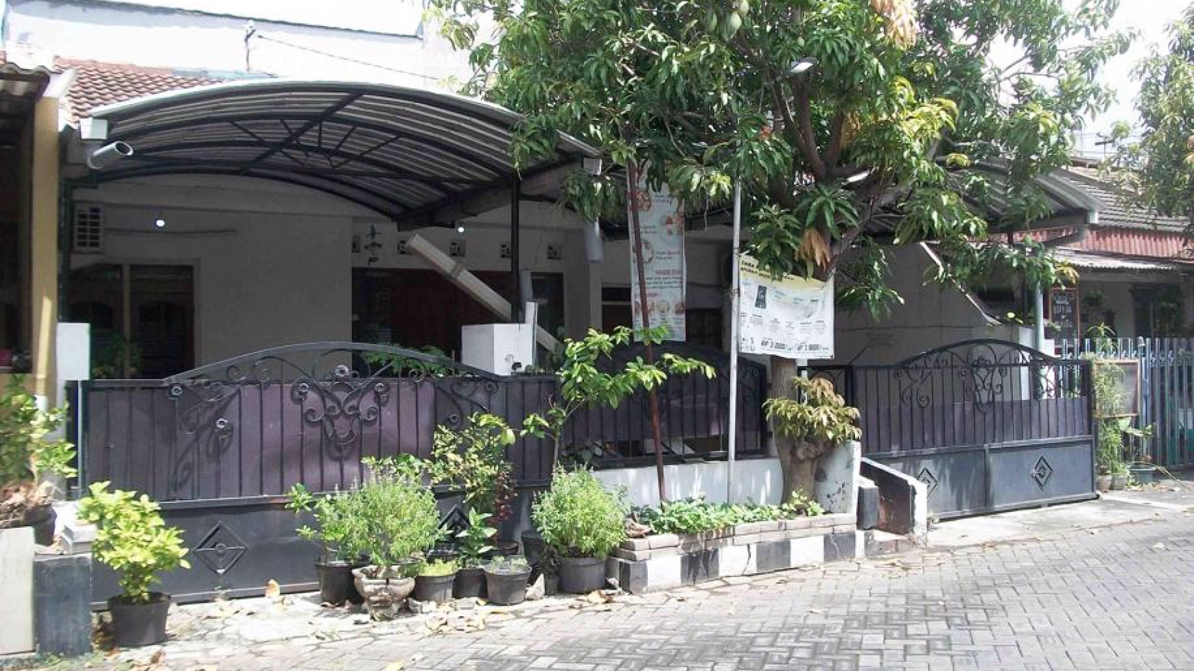 Rumah di Kutisari Indah Selatan, Terawat, Row Jalan 8 meter - NH -