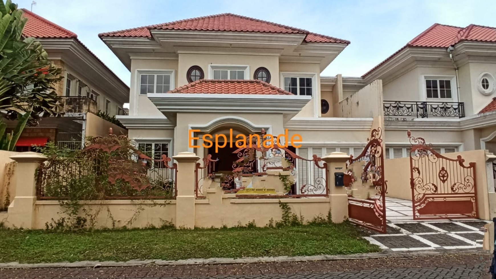 Rumah Dijual Esplanade Citraland Surabaya Barat  Dekat UC 