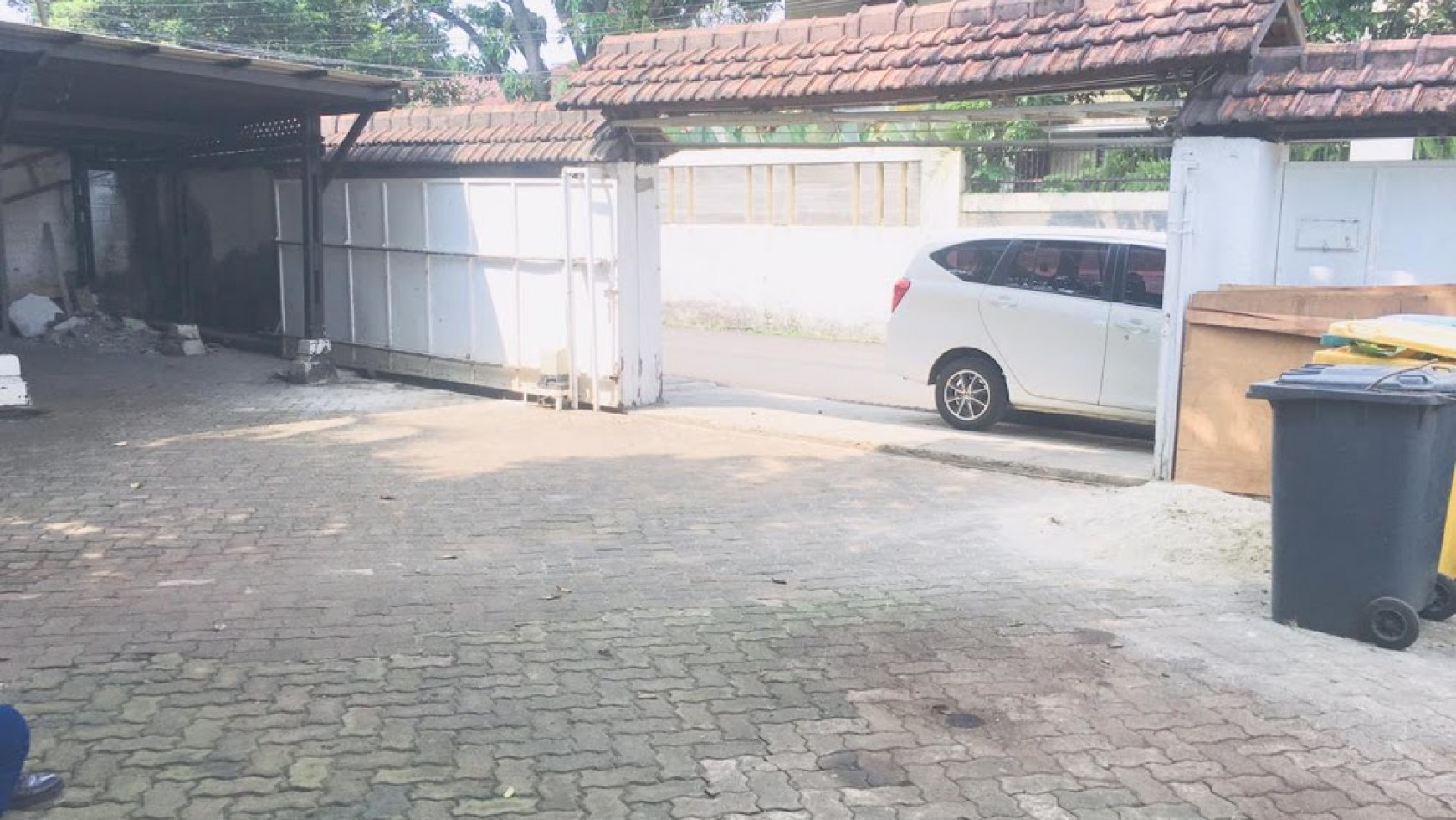 Dijual Rumah Asri Hitung Tanah Komplek MPR Bebas Banjir Cilandak Jakarta Selatan