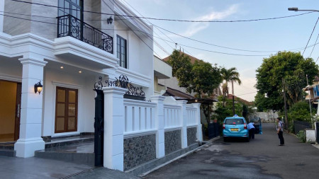 Brand New Bagus Lokasi Dalam Komplek Jalan Besar Bebas Banjir Kebayoran Baru Jaksel