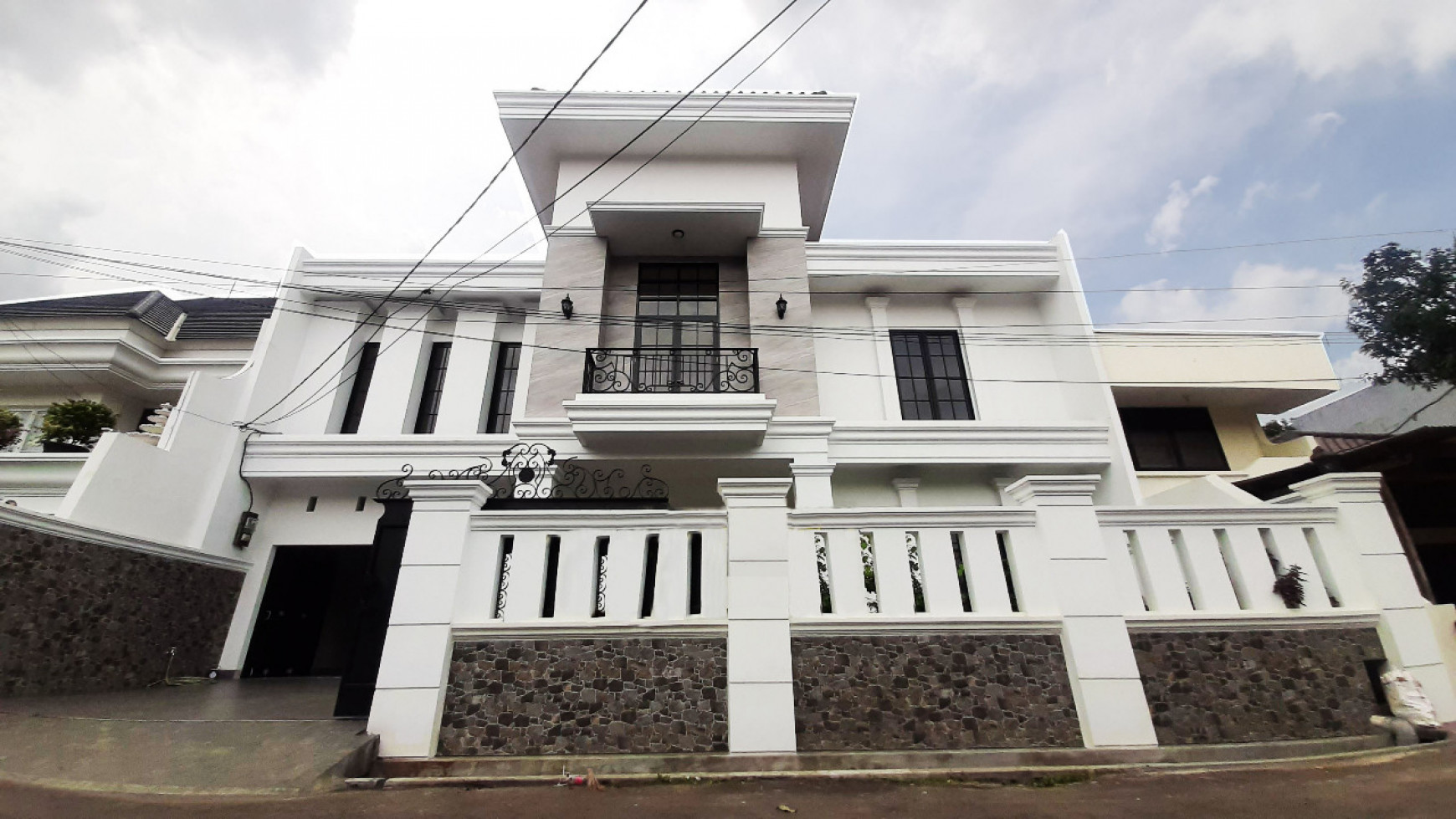 Brand New Bagus Lokasi Dalam Komplek Jalan Besar Bebas Banjir Kebayoran Baru Jaksel