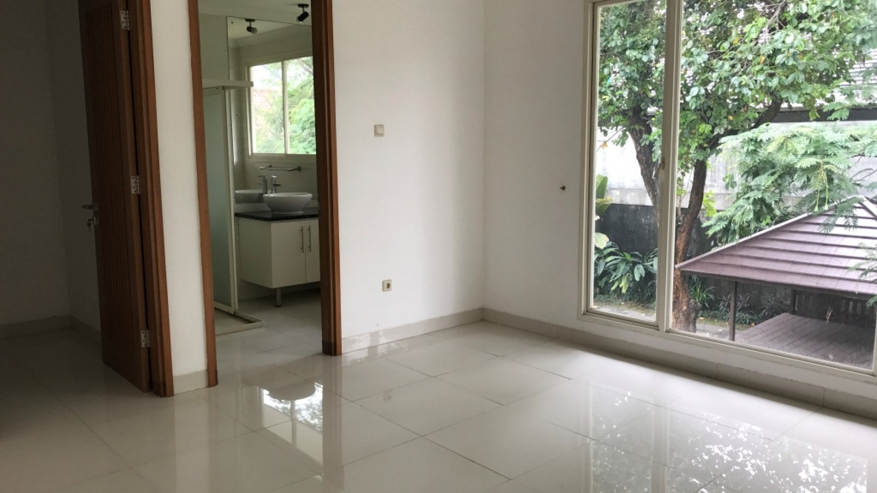 Beautiful Townhouse For Rent at Kemang