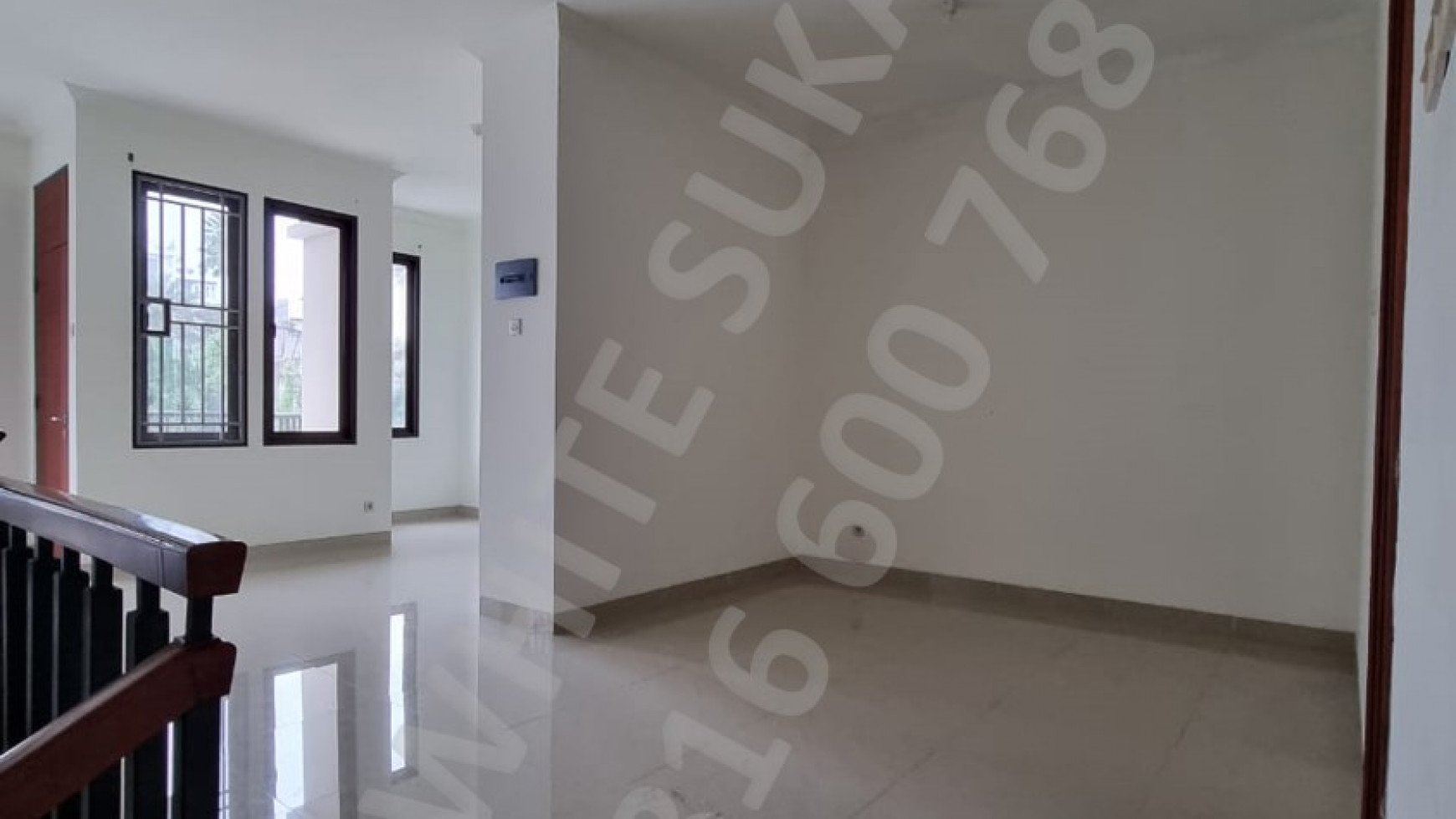 Dijual Rumah 3 Lantai di Setraduta Kota Bandung