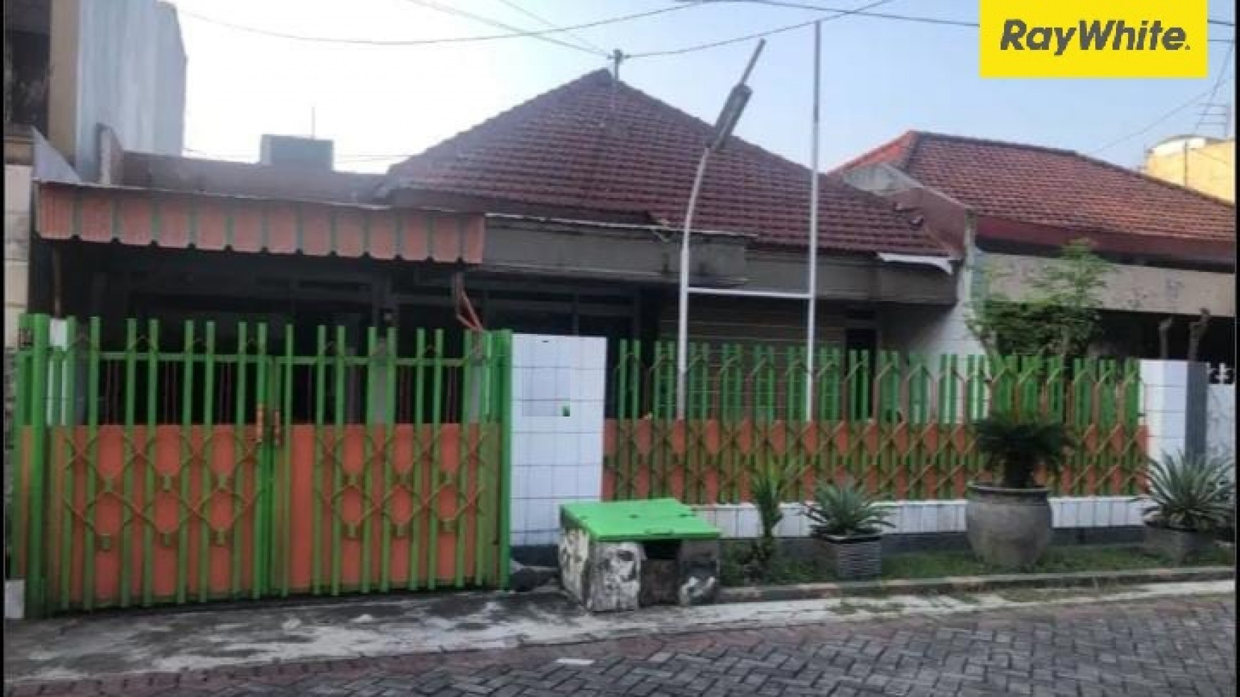 Dijual Rumah di Jl Manyar Tirtoyoso, Surabaya