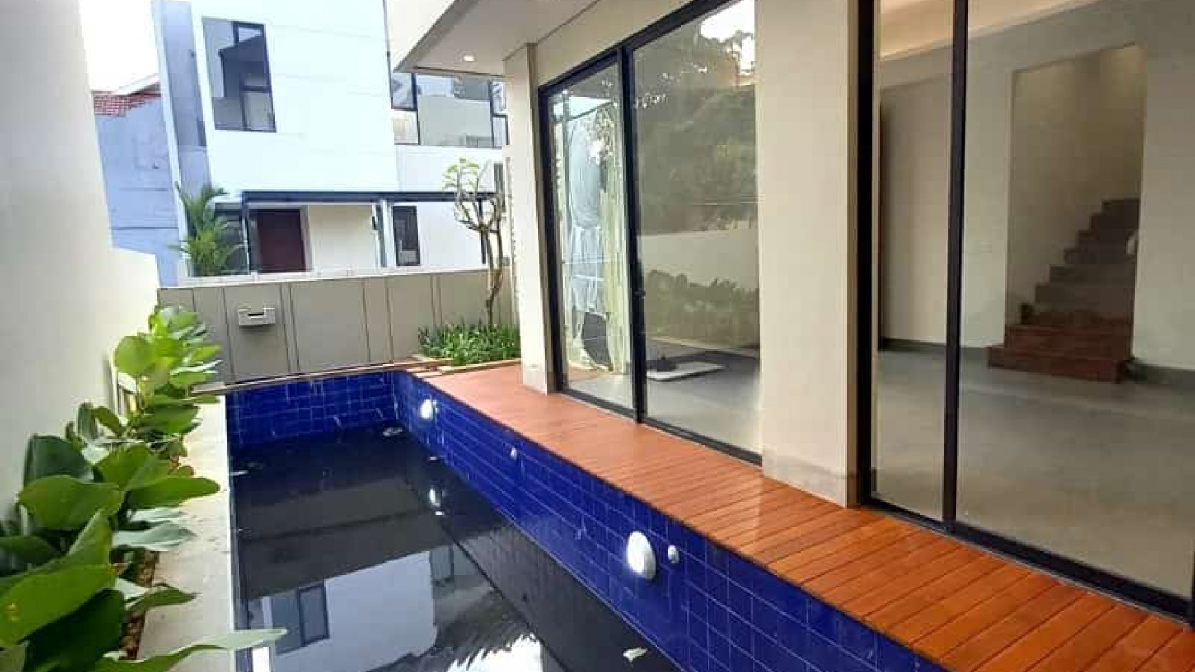 Dijual Brand New Dalam Cluster Ada Kolam Lokasi Strategis Cilandak Jakarta Selatan