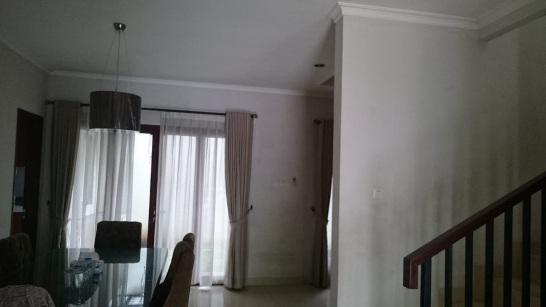 Disewakan Rumah Siap Huni, Sudah Renovasi, dan Hunian Nyaman @Emerald View, Bintaro