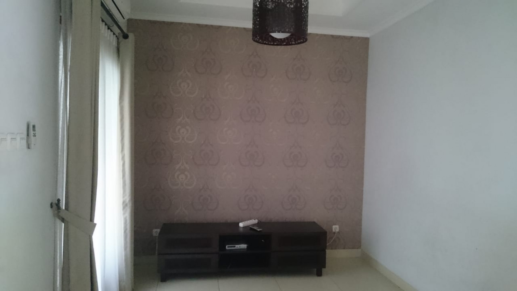 Disewakan Rumah Siap Huni, Sudah Renovasi, dan Hunian Nyaman @Emerald View, Bintaro