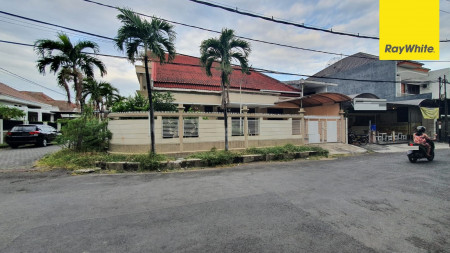 Disewakan Rumah 2 lantai di Jalan Raya Manyar Tirtoyoso, Surabaya